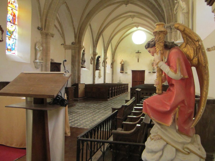 File:Église Saint-Pierre de Saint-Pierre-d'Arthéglise - Choeur.JPG