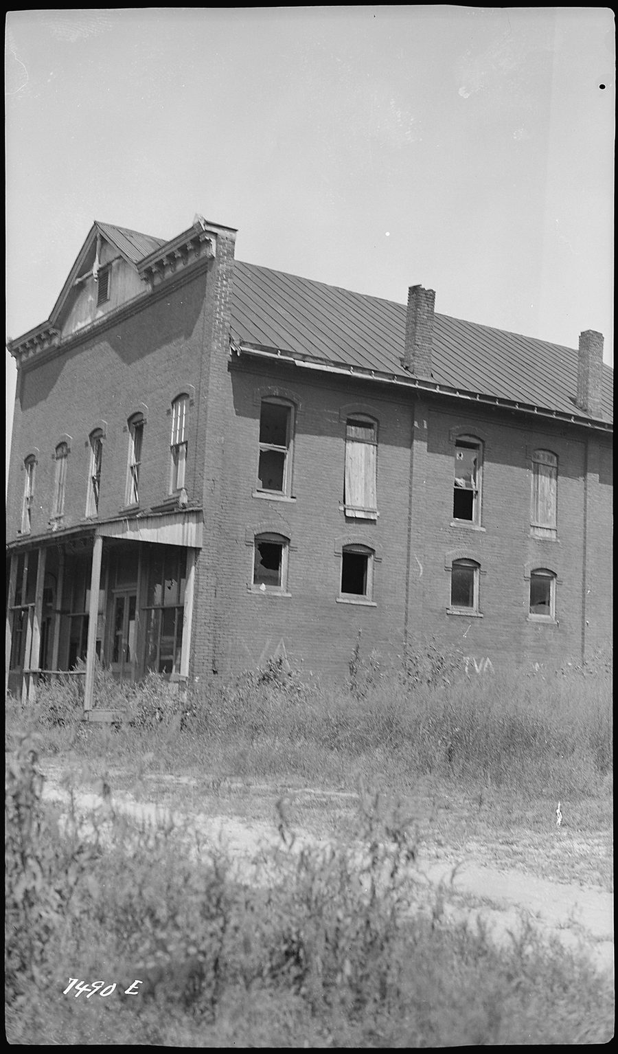 Historic Grand Rivers Hotel in Kentucky