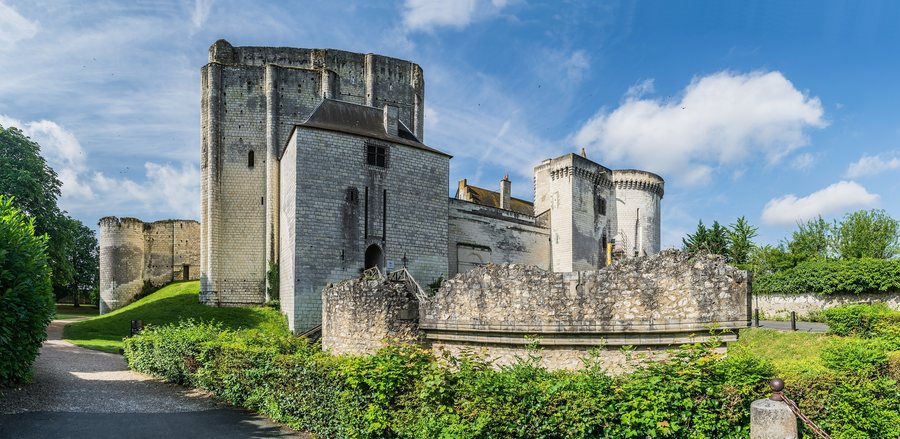 File:Castle of Loches 06.jpg