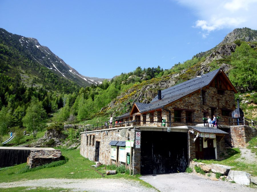 Refugi de la Pleta del Prat in Tavascan, Pallars SobirĂ