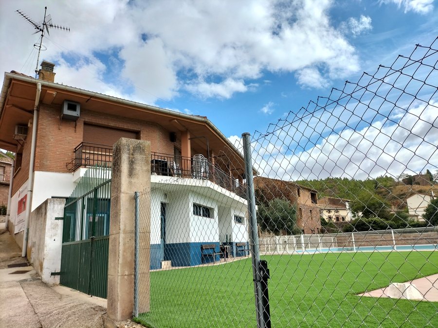 File:Piscinas de Mues.jpg