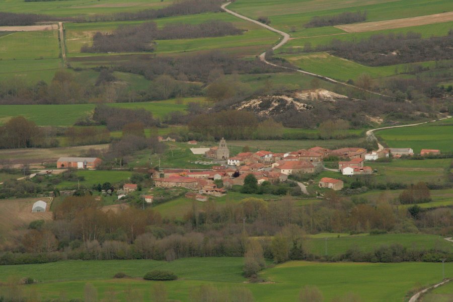 File:Vista de Villamoñico, Palencia (29 de abril de 2018, mirador de Valcabado).jpg