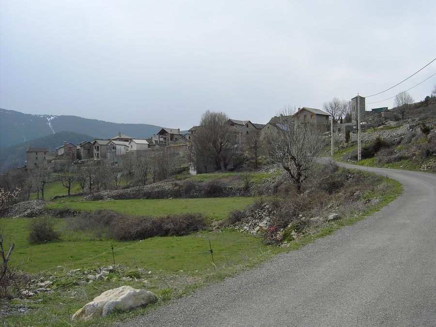 File:116.Nerín - plano general.jpg