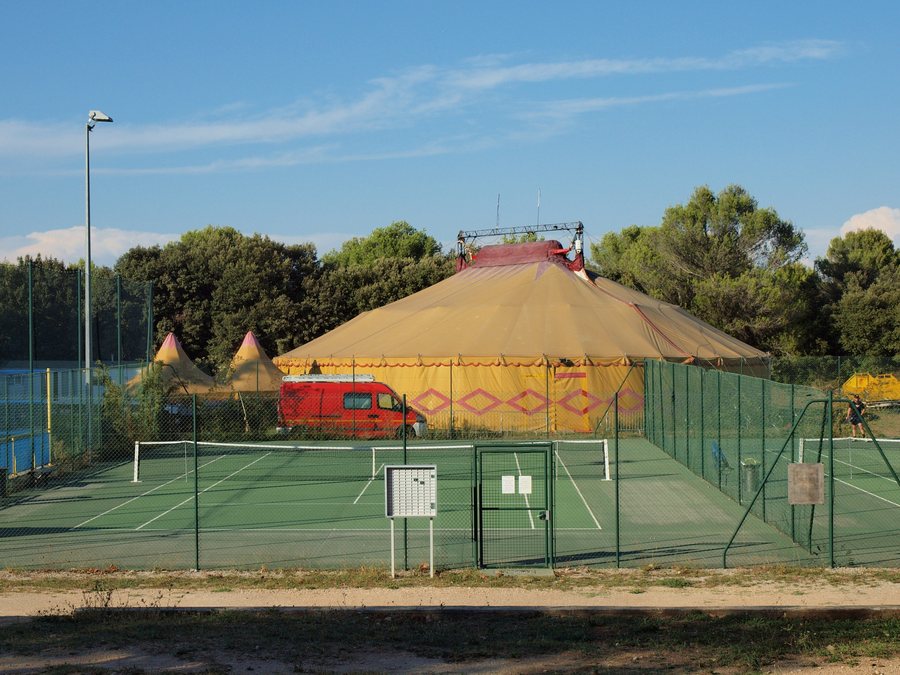File:Seillons Source d'Argens-FR-83-chapiteau cirque-a1.jpg