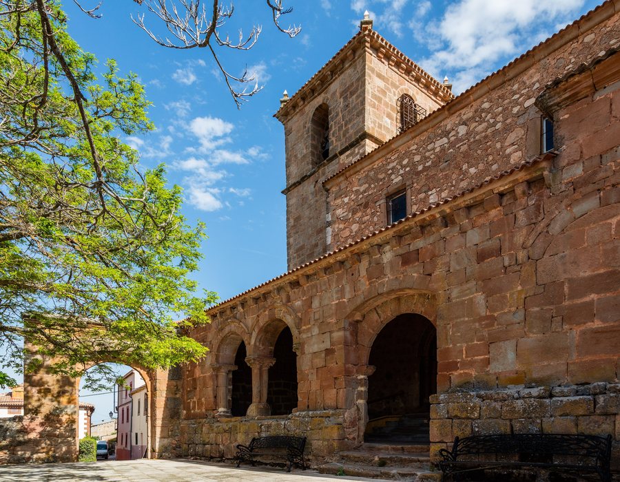 File:Iglesia de San Cipriano, Montejo de Tiermes, Soria, España, 2017-05-26, DD 22.jpg