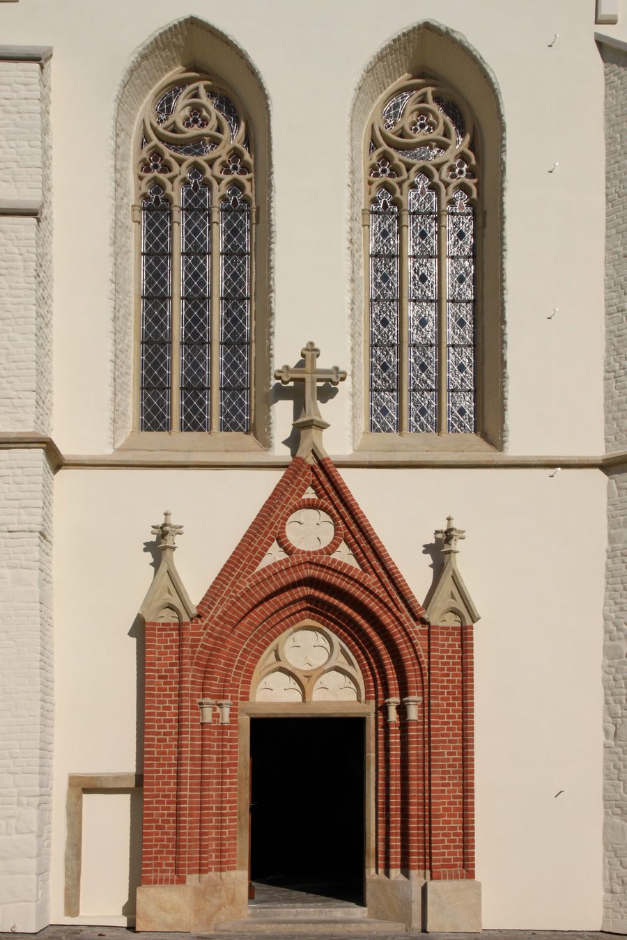 Fassade der Schlosskapelle des heiligen Thomas von Canterbury in Racibórz