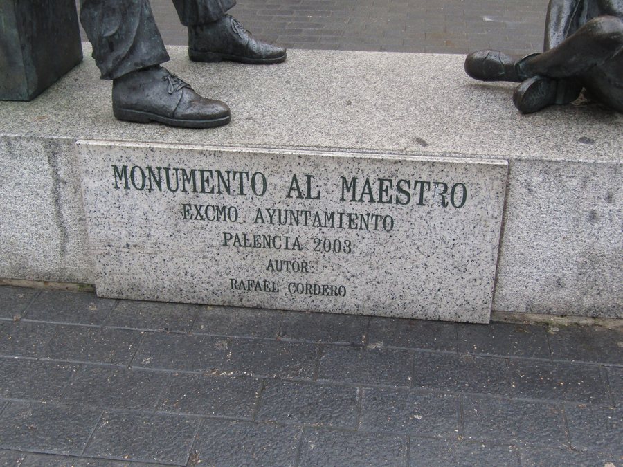 File:2018-03-23 Statue, Plaza Inmaculada Concepción, Palencia, Spain (2).JPG