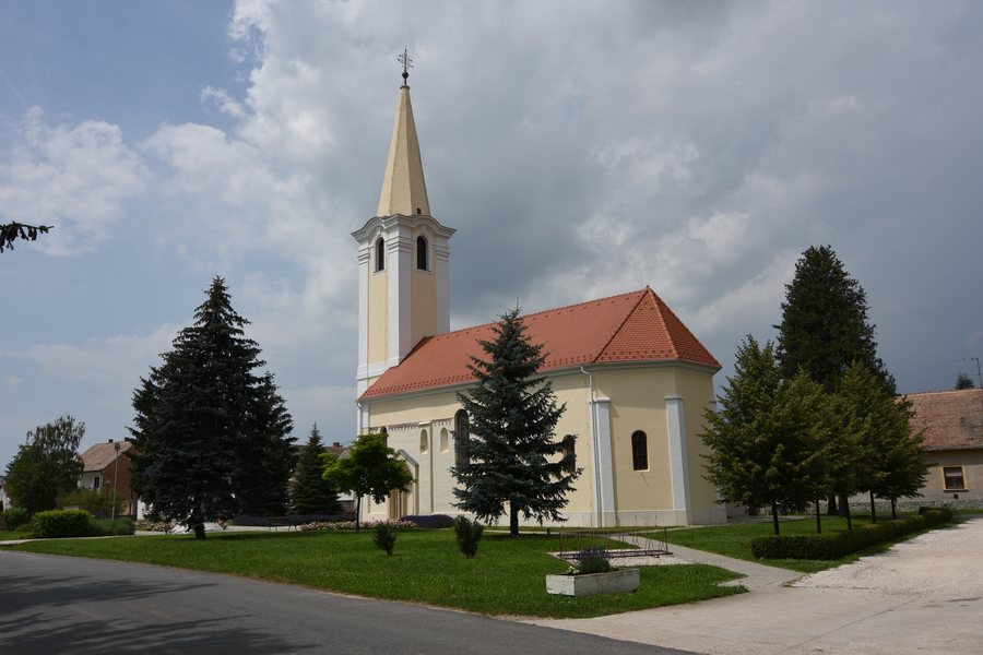 Roman Catholic Church in Bő 08