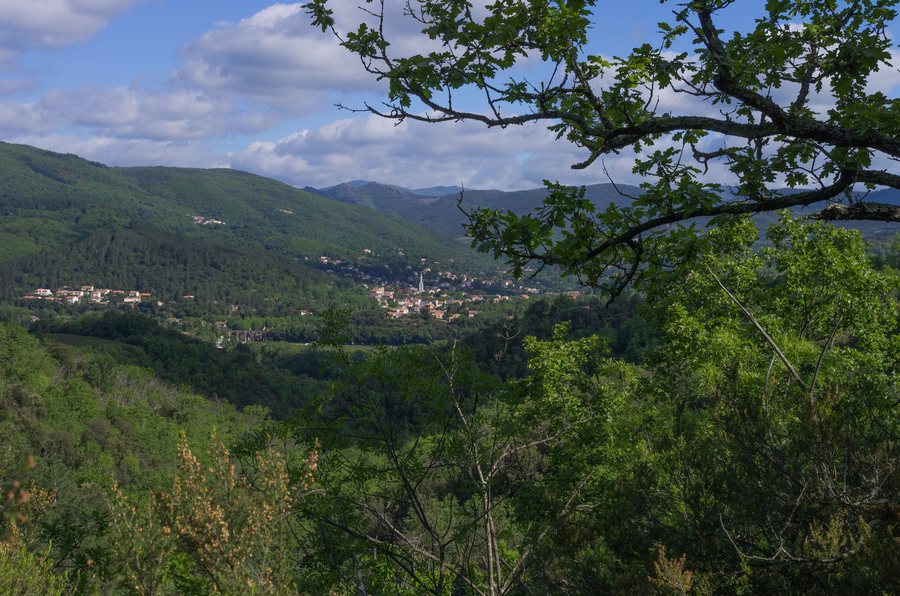 File:Lamalou-Les-Bains from Les Aires, Hérault.jpg