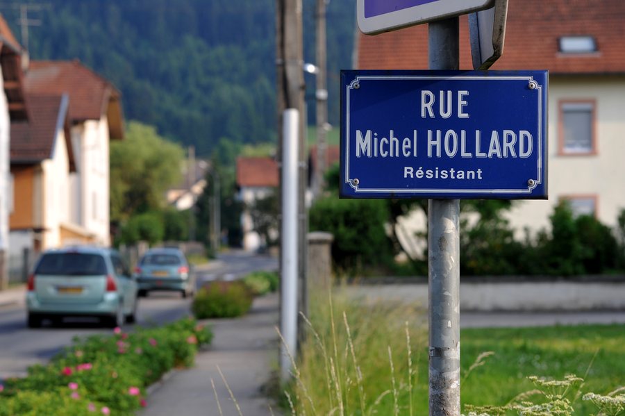 File:Rue Michel Hollard, Montlebon 01 10.jpg