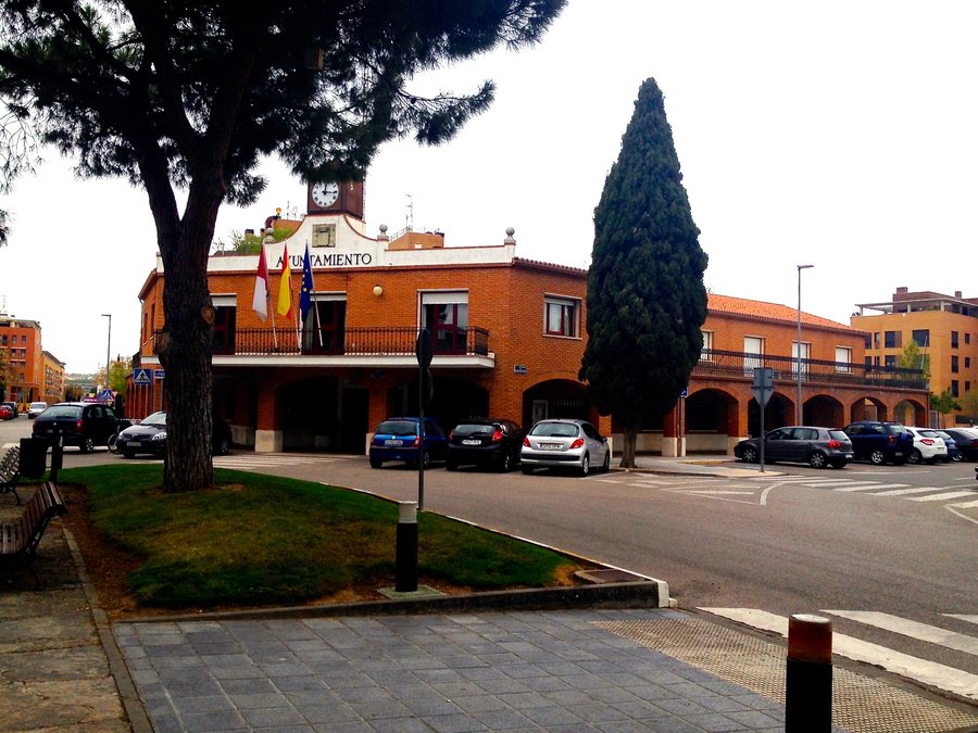 File:Azuqueca de Henares-Ayuntamiento 01.JPG