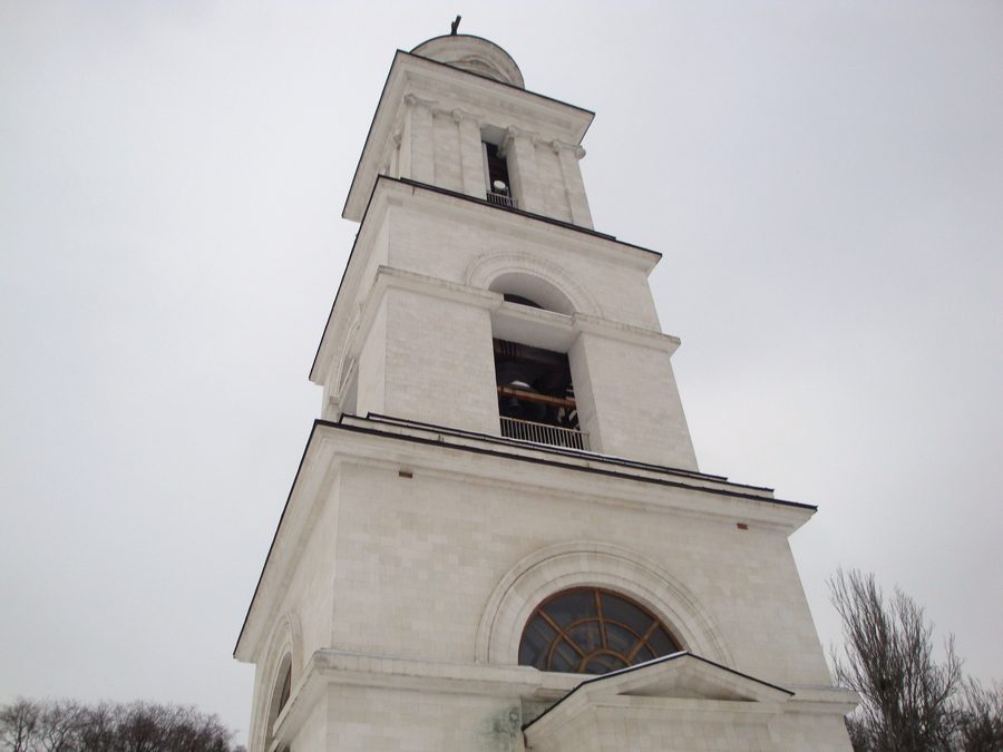 The cathedral in Chișinău as an image of the central city location