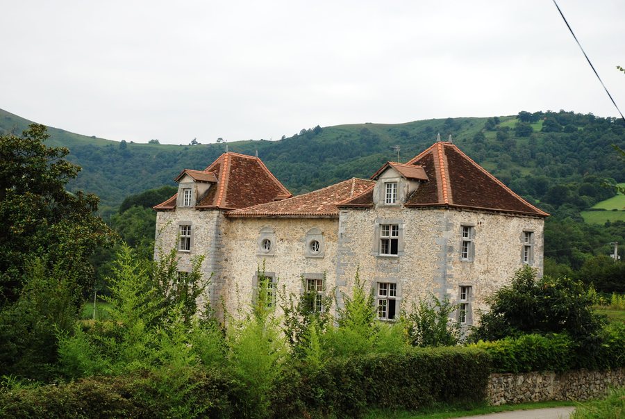 File:Iholdy Chateau.JPG
