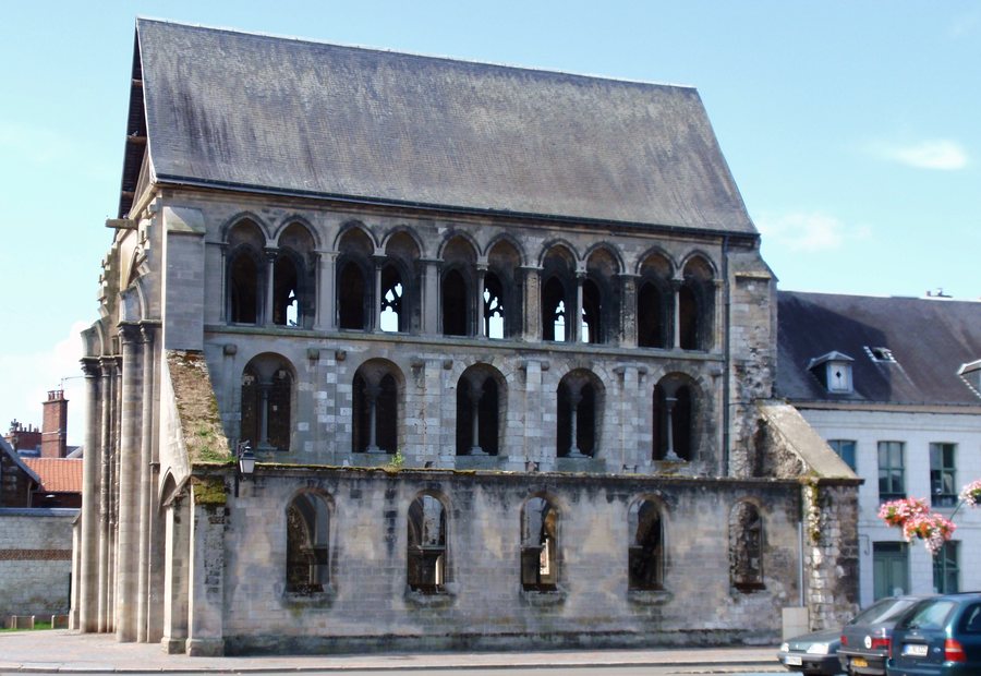File:Doullens église Saint-Pierre.jpg