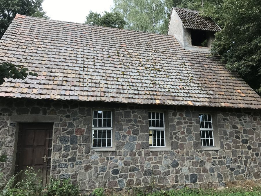 File:Kapelle Gremersdorf Südansicht.jpg