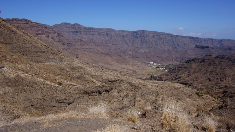 File:Tasarte as seen from GC200 road - panoramio.jpg