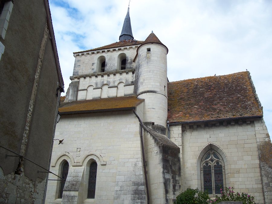 File:Église Notre-Dame de Coussay-les-Bois 1.JPG