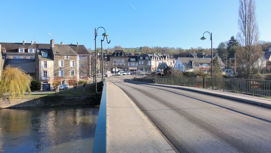 File:Pont D ouilly 236.JPG