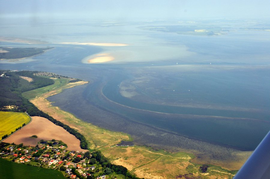 File:Klausdorf, Bodden (2011-05-21).JPG