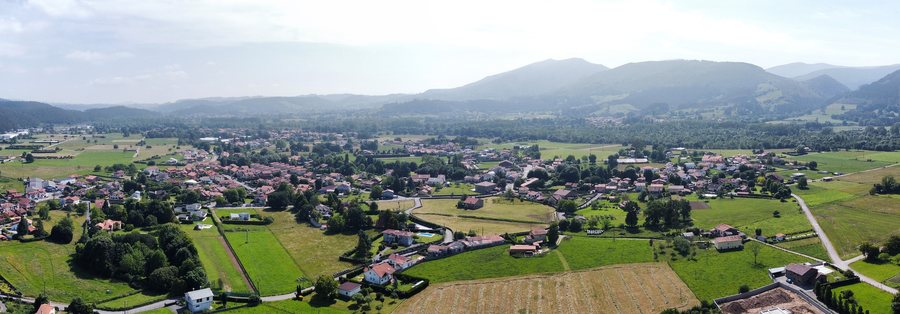 File:Vernejo, Cabezon de la Sal.jpg