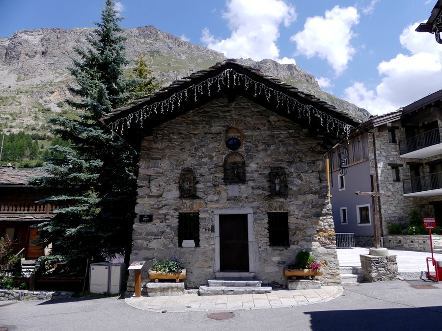 File:Chapelle Saint-Roch de Val-d'Isère (juillet 2022).JPG