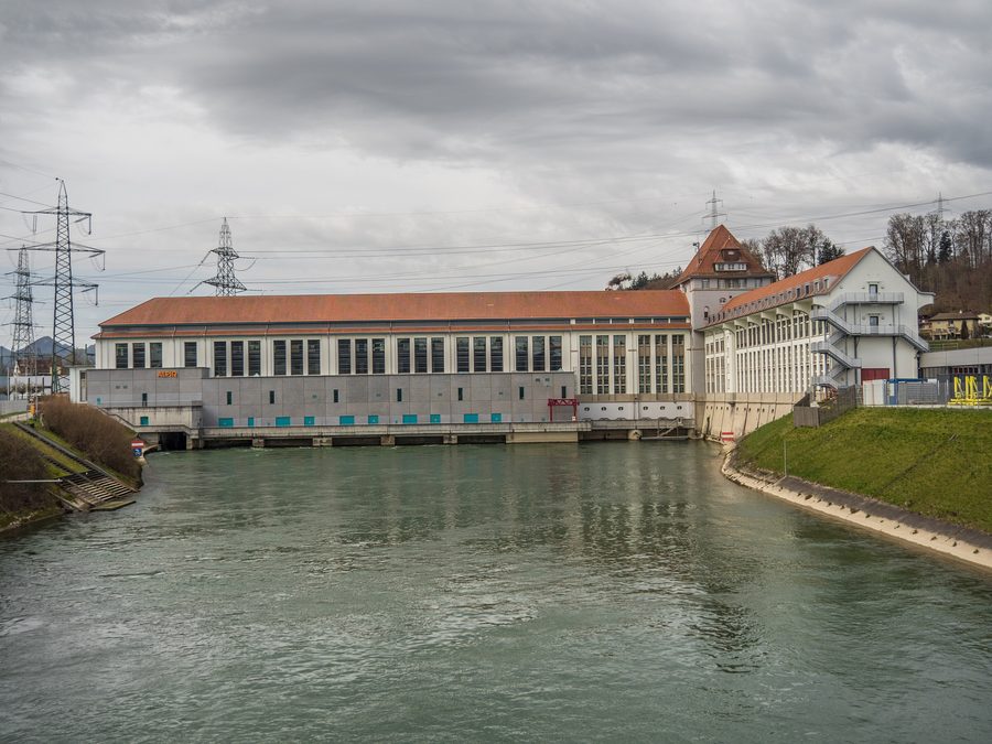 Gösgen power plant on the Aare canal near Niedergösgen