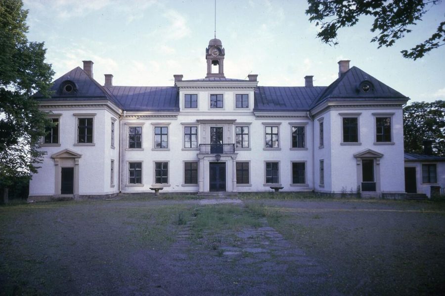 Gustavsvik Manor before it burned down in spring 1967