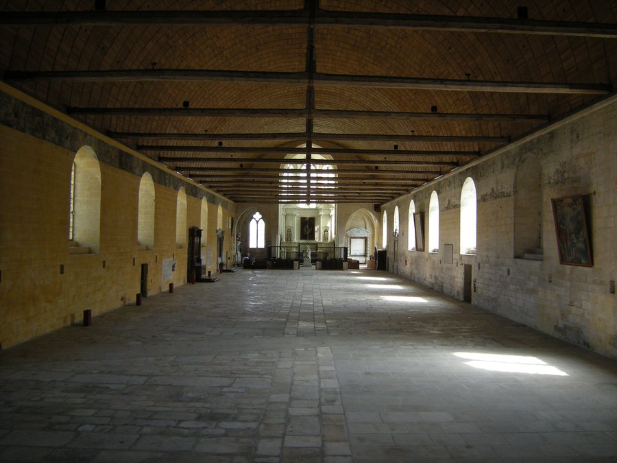 File:Hôtel-Dieu de Tonnerre (France).JPG
