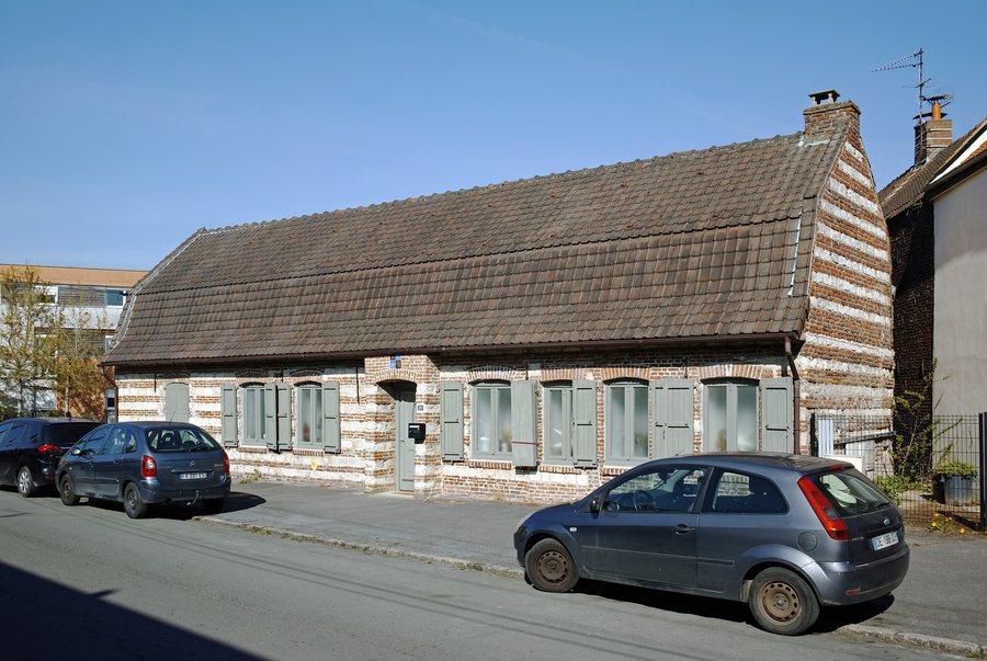 File:Faches thumesnil rouge barre 69 rue anatole france.jpg