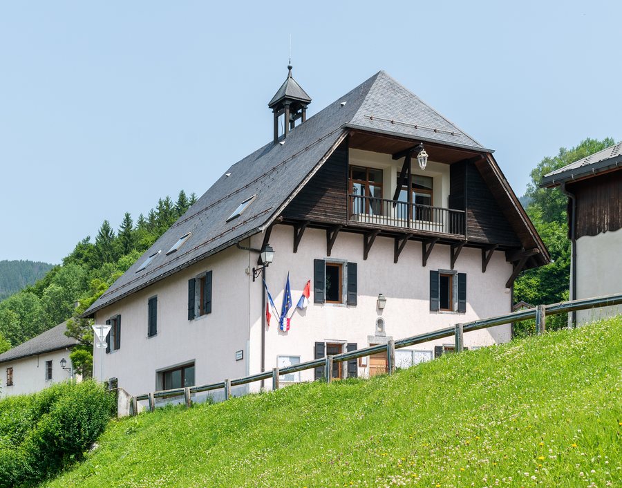 File:Town hall of Araches-la-Frasse (1).jpg