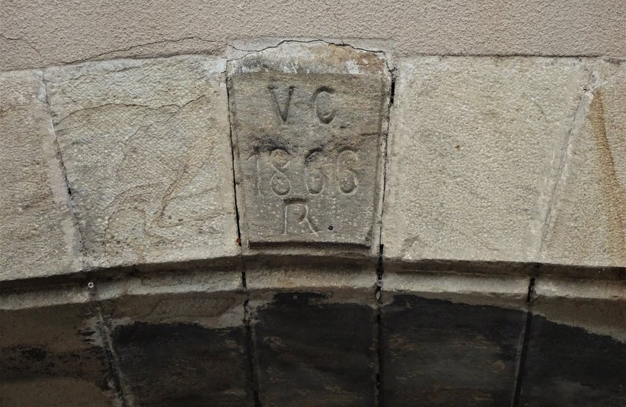 File:Commanderie de l'hôpital, Montpezat sous Bauzon, Ardèche, France 03.jpg