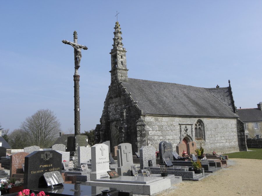 West façade and south side of the seigneurial chapel Saint-Laurent in the parish enclosure of Saint-Gilles-Pligeaux