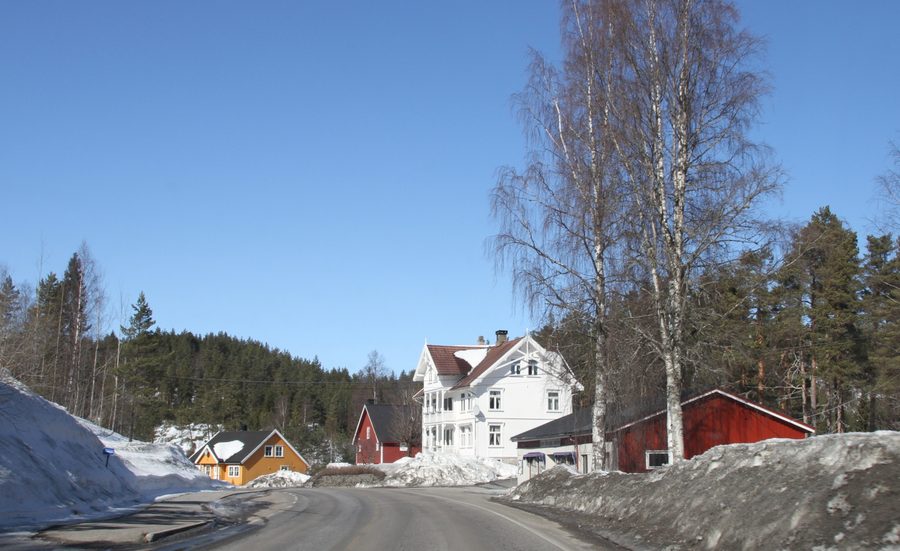 Straßenlandschaft an der Straße 41 bei Hynnekleiv entlang der Tovdalselva