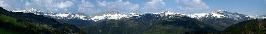 Blick von Furna Hinterberg auf die Bergkette des Rätikon