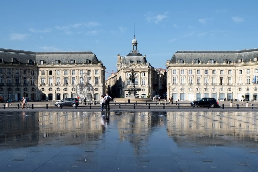 Place de la Bourse and the Miroir d'eau in Bordeaux