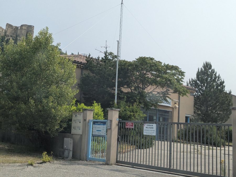 File:Montbrun-les-Bains - Gendarmerie (juin 2025).jpg