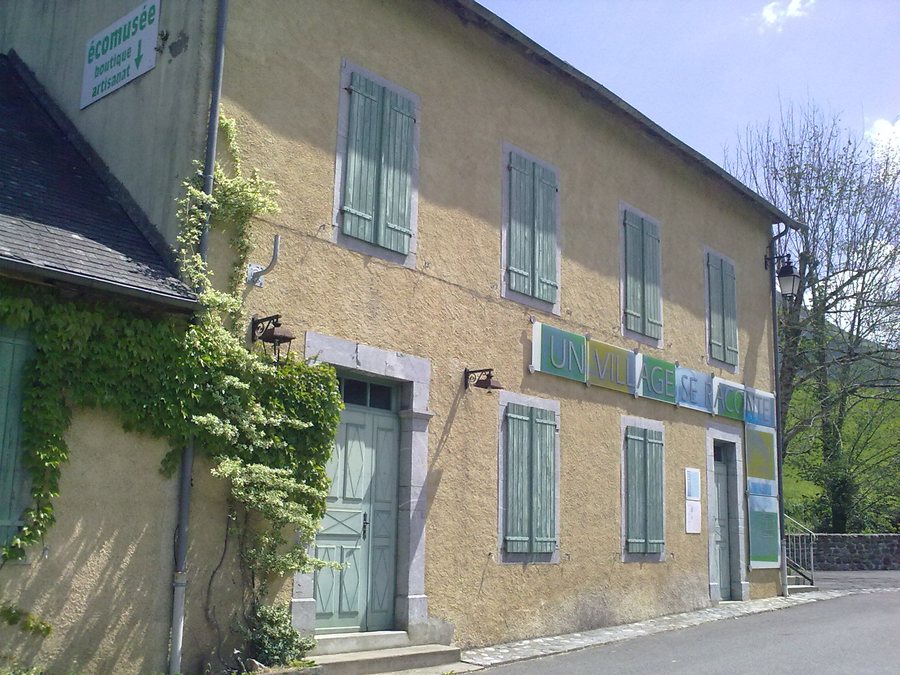 File:Ecomusé de Lourdios-Ichère.jpg