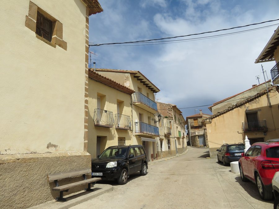 File:Alcotas, localidad de Manzanera (Aragón, España).jpg