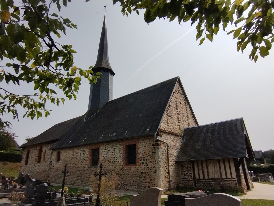 File:Saint-Agnan-de-Cernières eglise.jpg