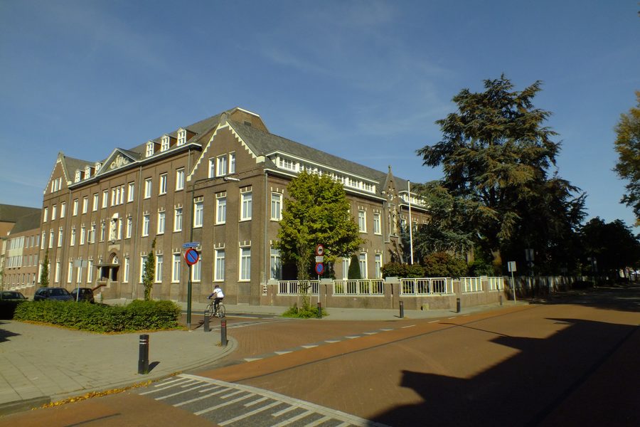 Exterior view of the Sint-Jozefklooster on the Pastoor van Erpstraat in Schijndel