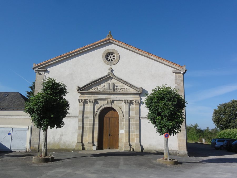 File:Chenay (Deux-Sèvres) ancien temple protestant, salle polyvalente.JPG