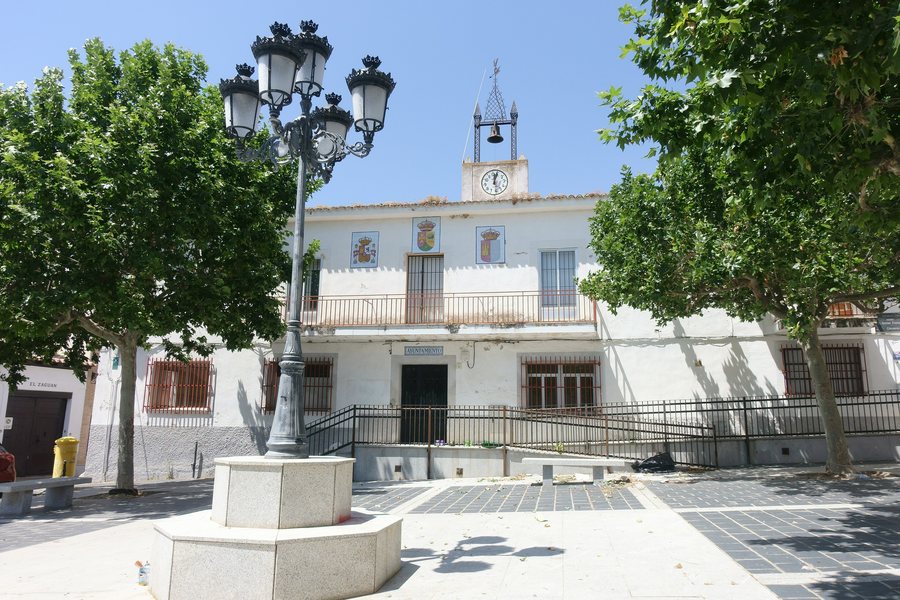 File:Antigua casa consistorial, Carranque.jpg