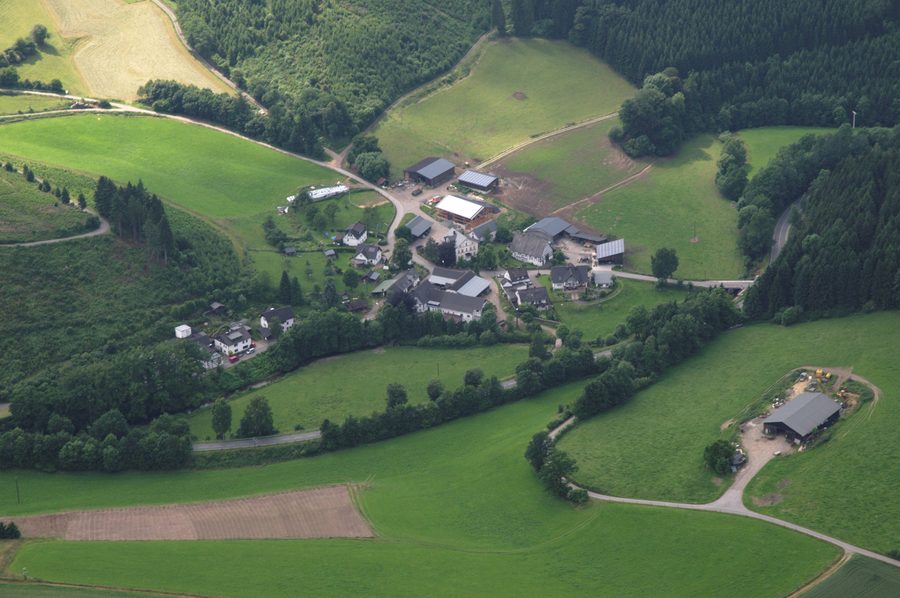 Luftaufnahme von Lochtrop im Wennetal bei Eslohe