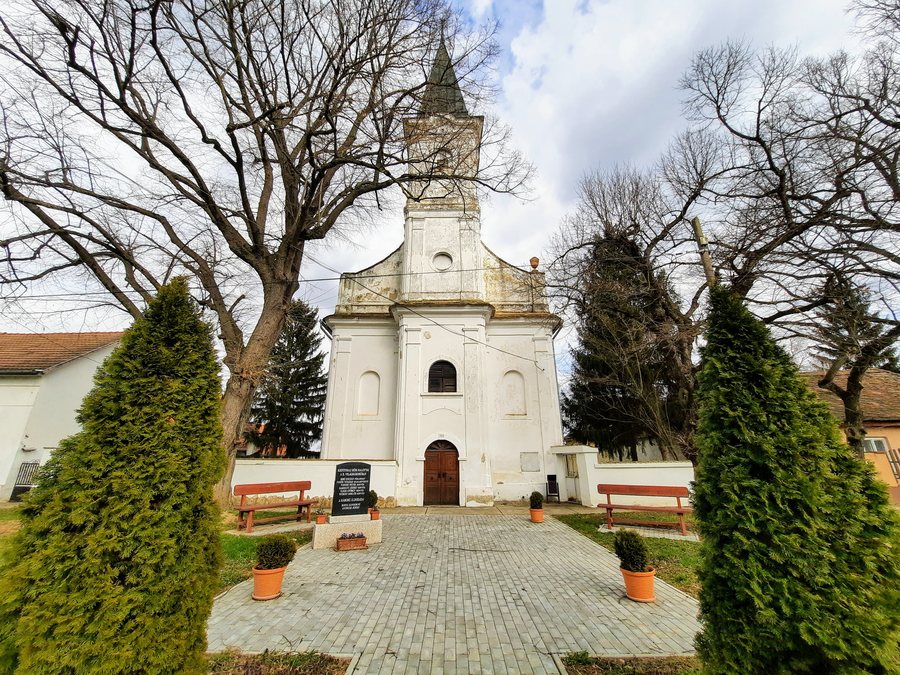 File:Kistótfalu, református templom 2021.jpg