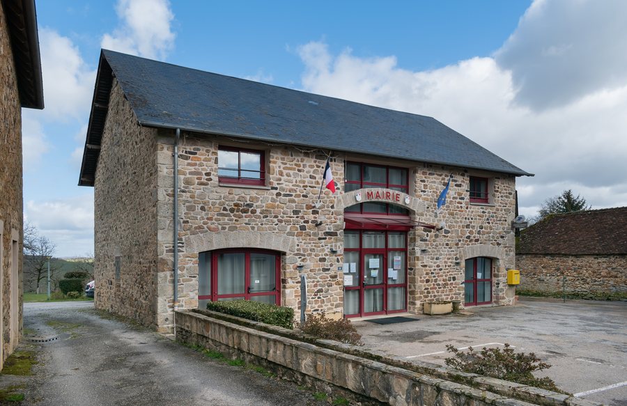 File:Town hall of La Porcherie (1).jpg