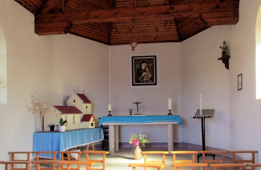 File:Rammersmatt, Chapelle Notre-Dame-du-Bon-Secours à lintérieur.jpg