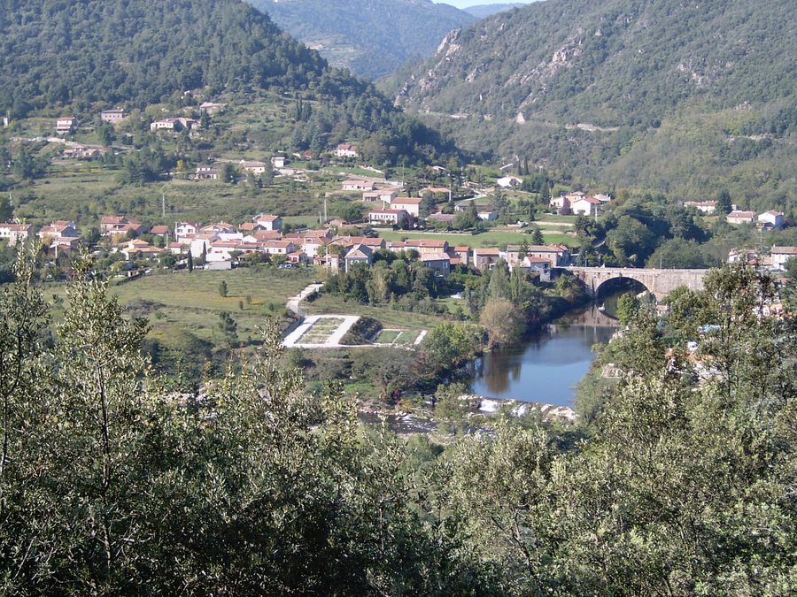 File:Duniere-sur-Eyrieux 2003.jpg
