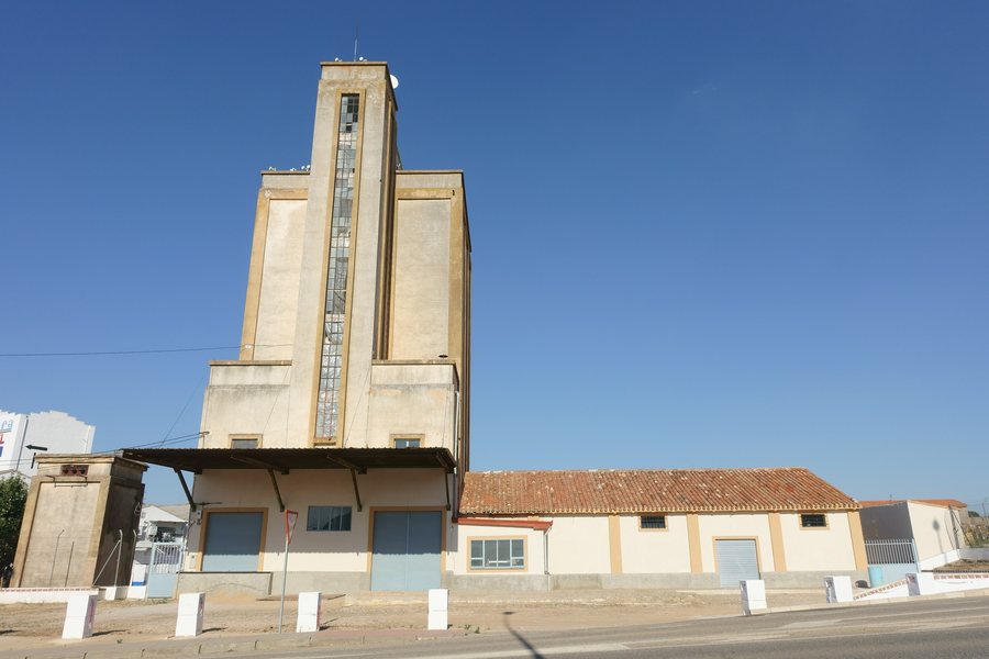 File:Silo de Motilla del Palancar 02.jpg