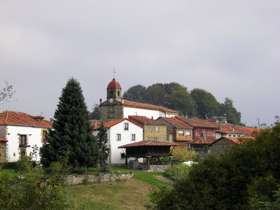 File:Torazo, Cabranes, Asturias.jpg