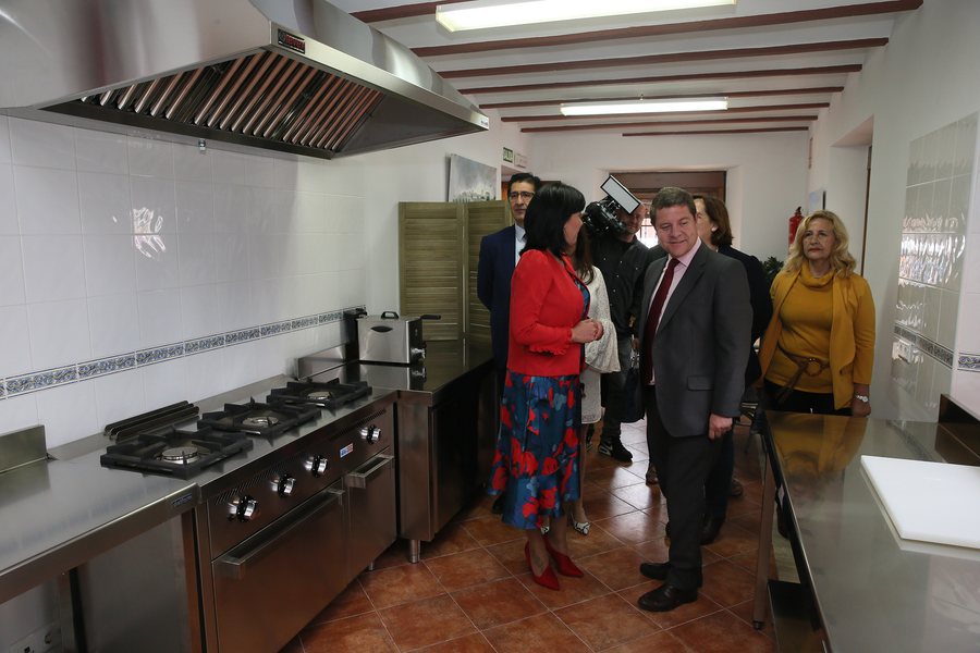 File:Inauguración de la remodelación del Camino del Pilar y del nuevo comedor social de Torre de Juan Abad (27800043277).jpg